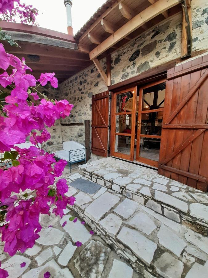 Blue Cottage Apsiou Bagian luar foto
