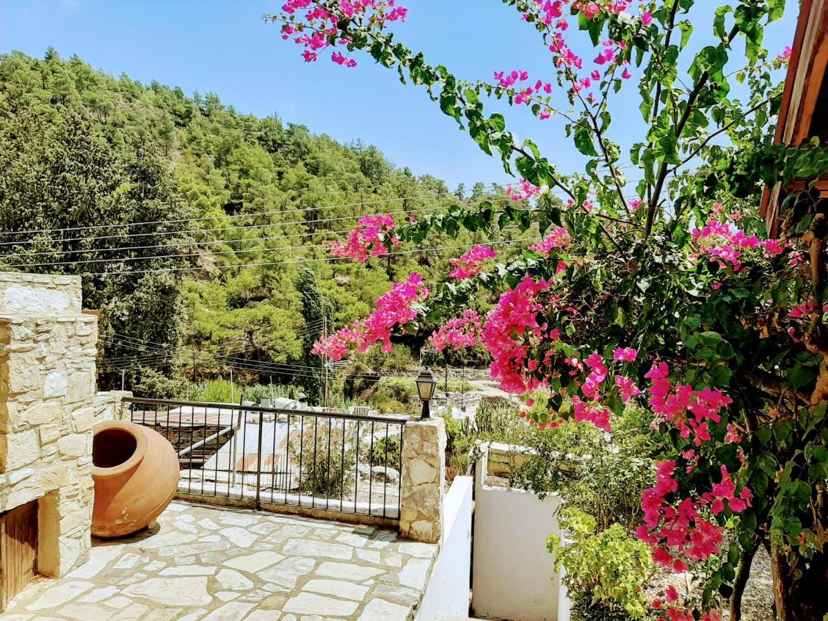 Blue Cottage Apsiou Bagian luar foto