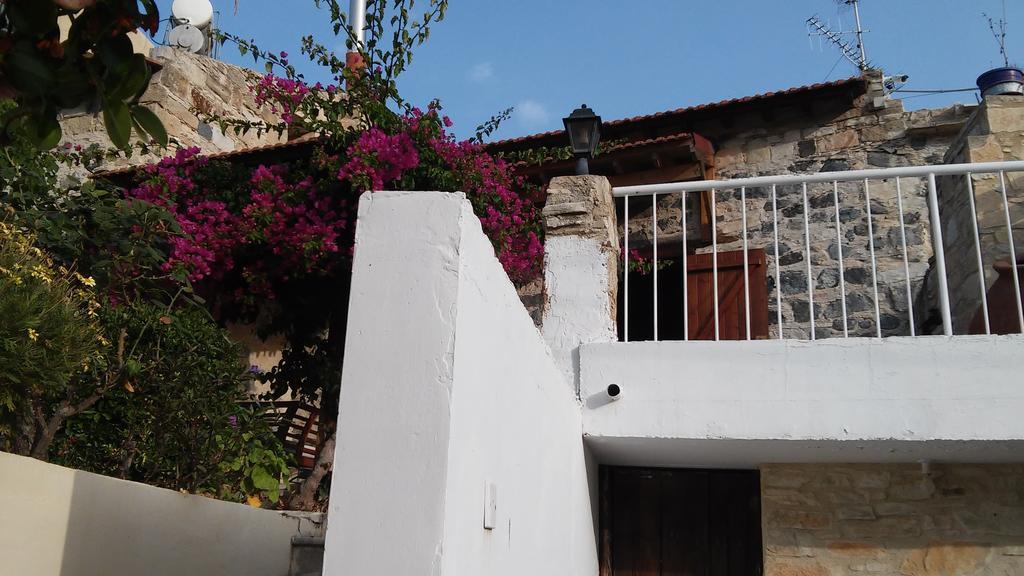 Blue Cottage Apsiou Bagian luar foto