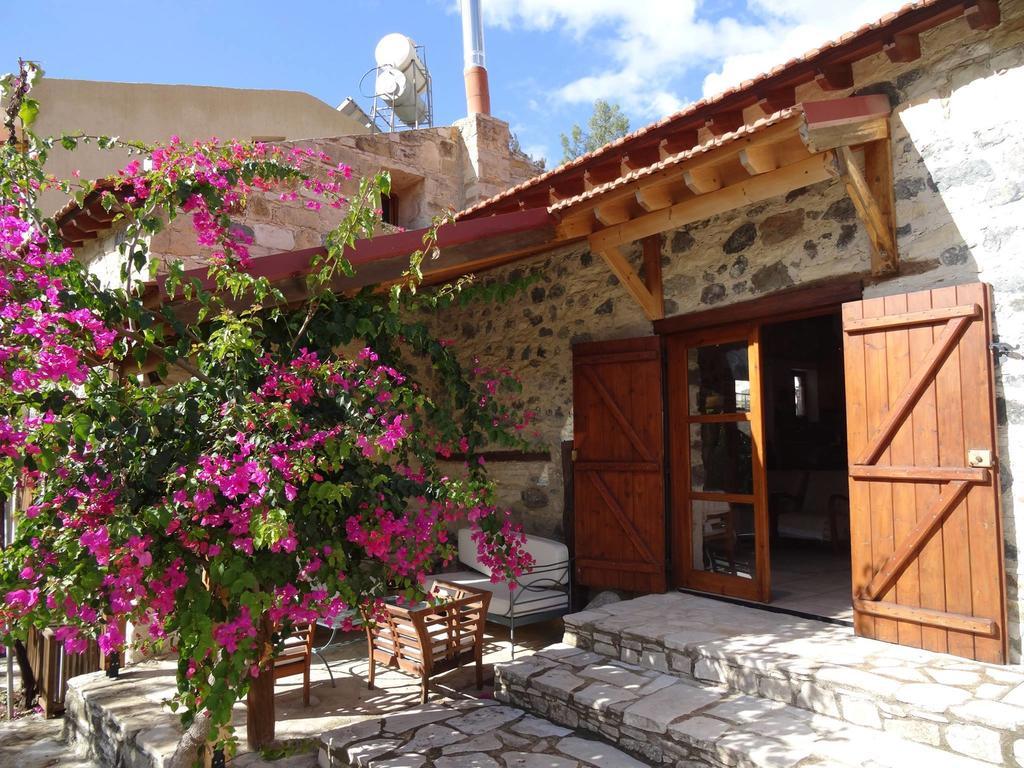 Blue Cottage Apsiou Bagian luar foto