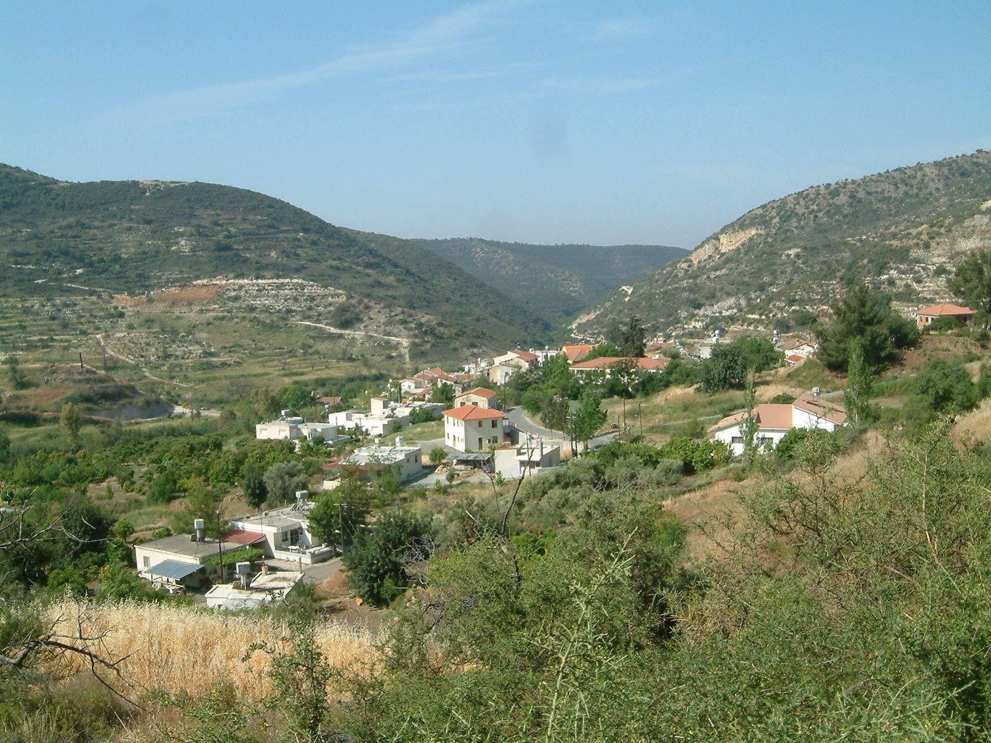 Blue Cottage Apsiou Bagian luar foto